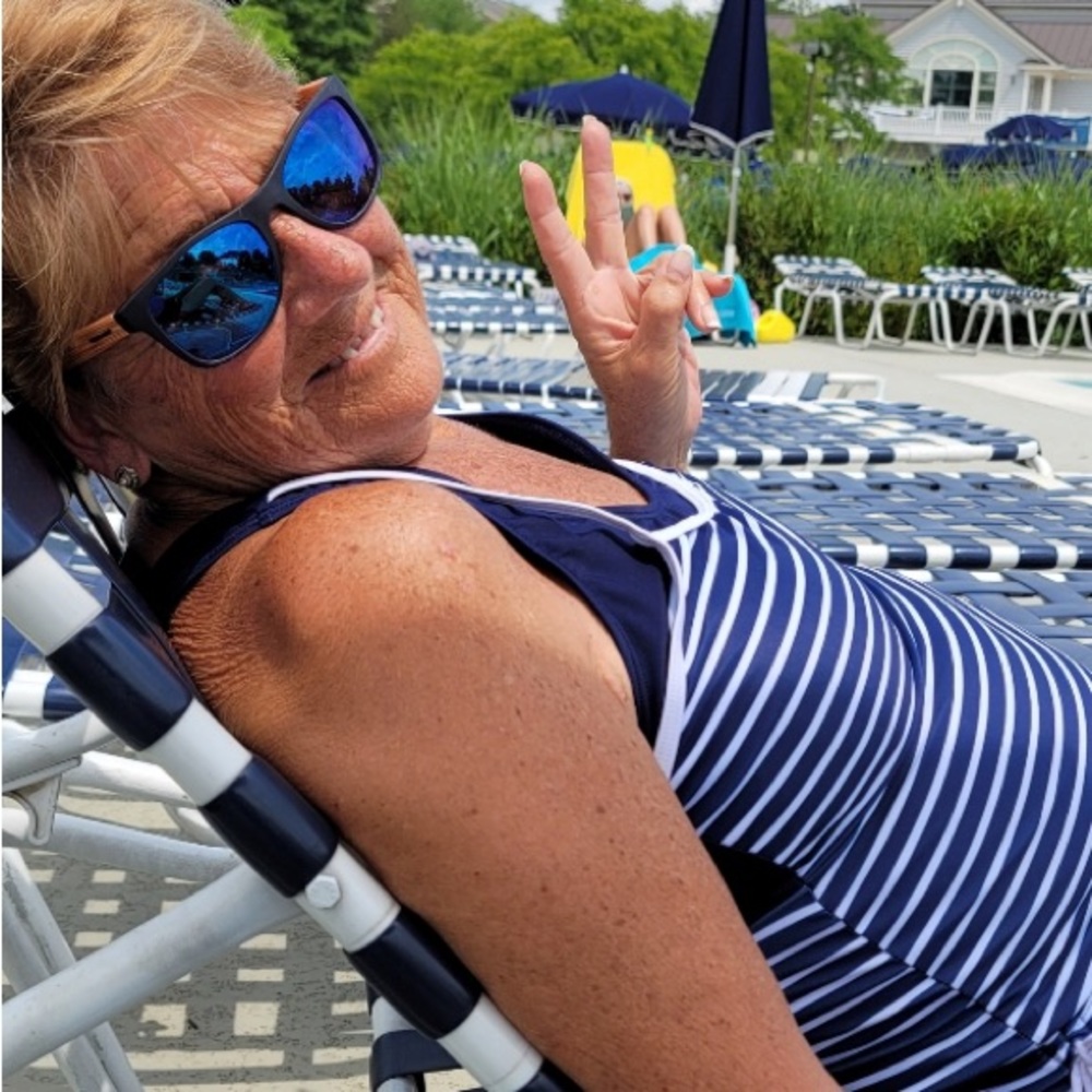 Meet your Posher, Lori